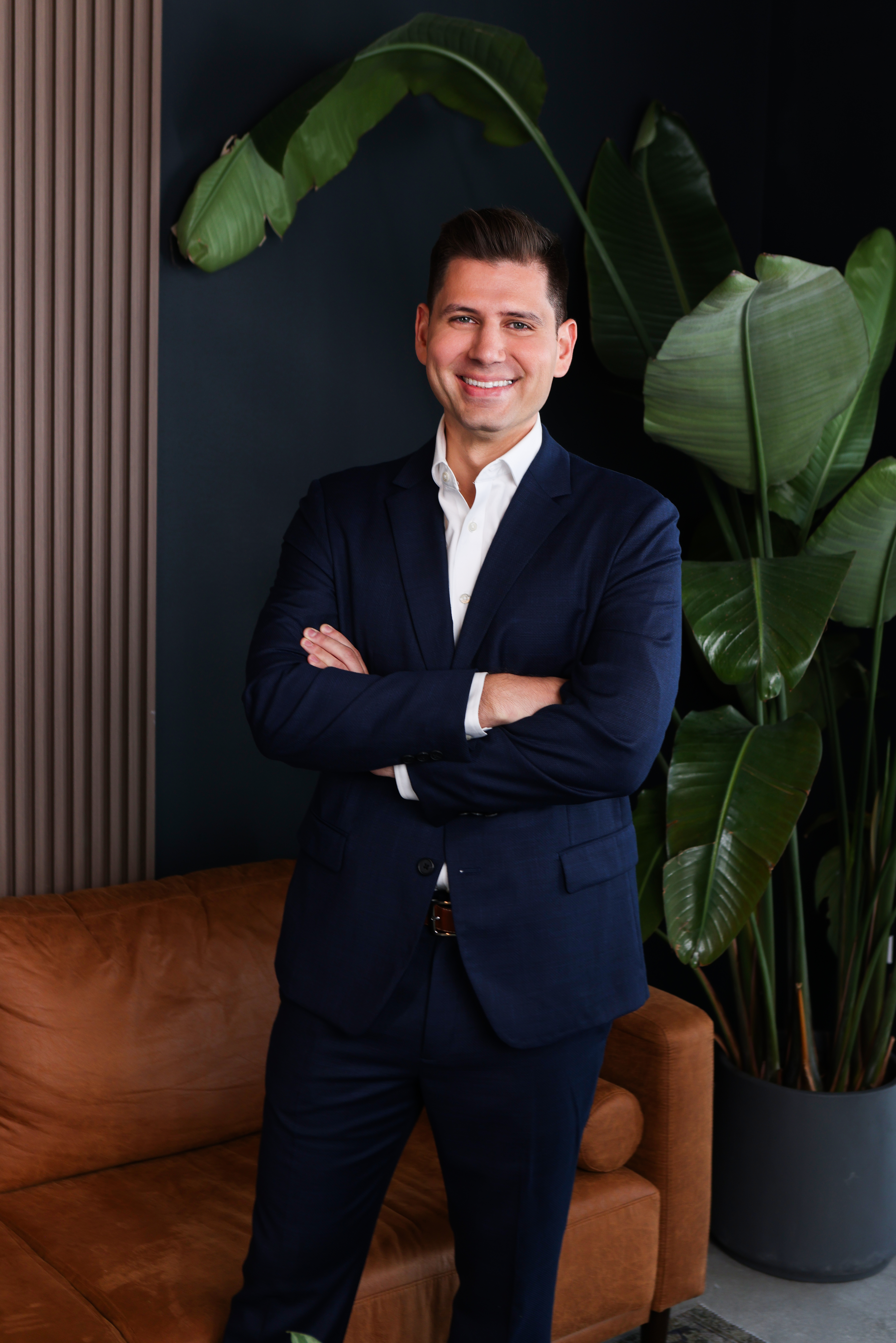 Editorial portrait of Dr. Steven Gelb at the Formari Aesthetics practice in Miami.